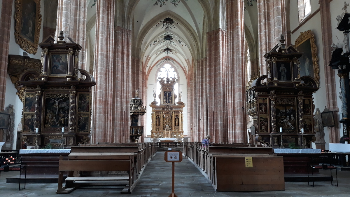 Cerkev nekdanjega cisterijanskega samostana v Neubergu