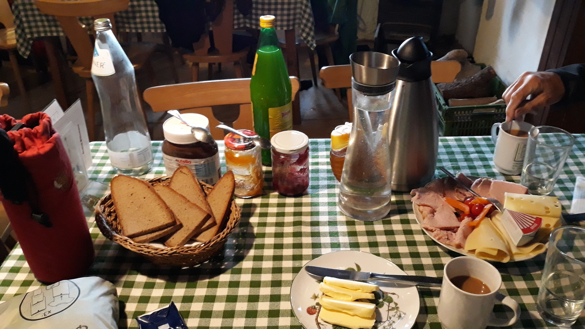 Pester zajtrk v Leobner Hütte