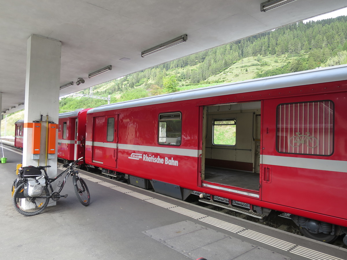 Iz Scuola do St. Moritza sva se peljala z vlakom