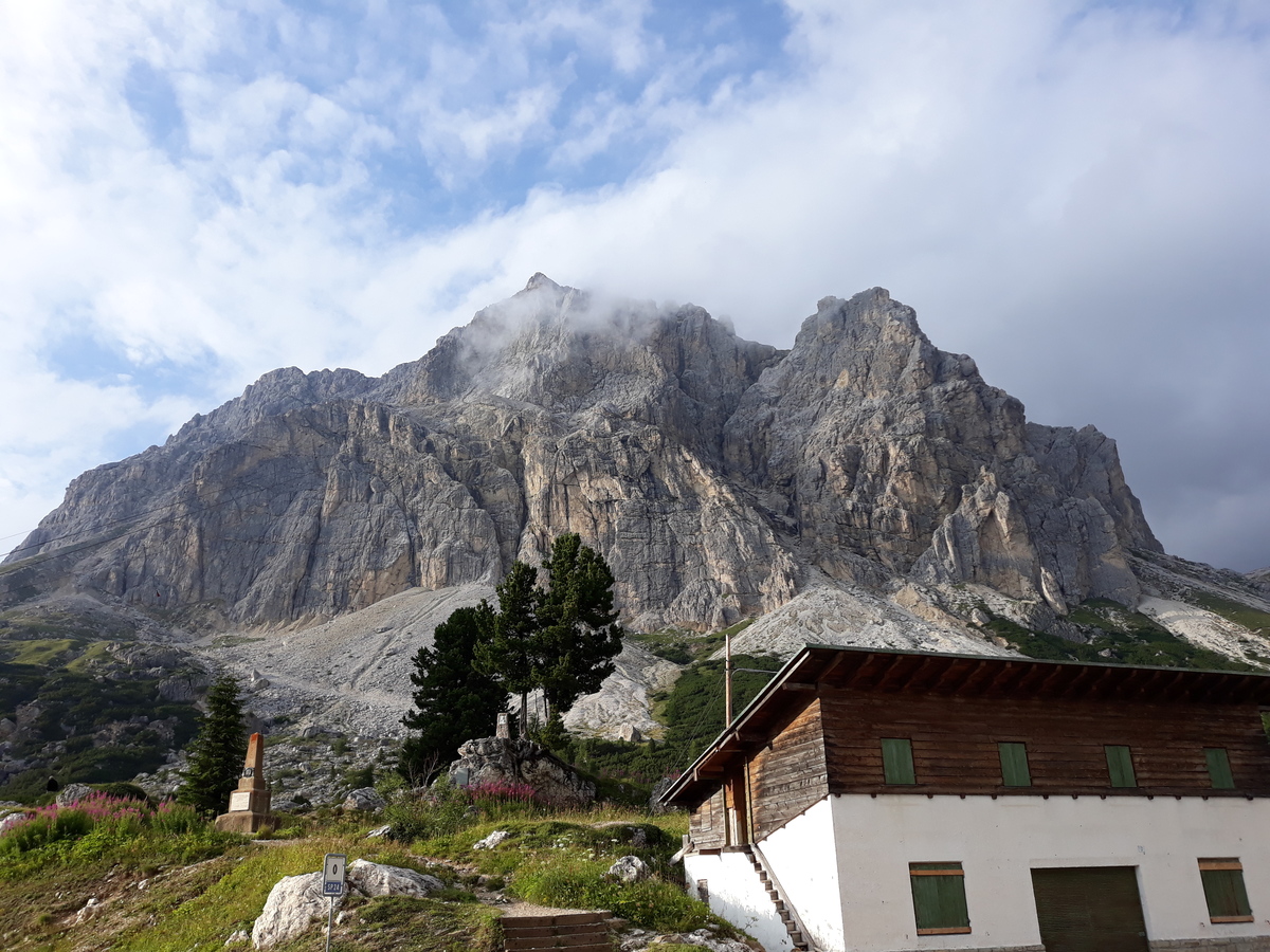Lagazuoi nad Passo Falzarego