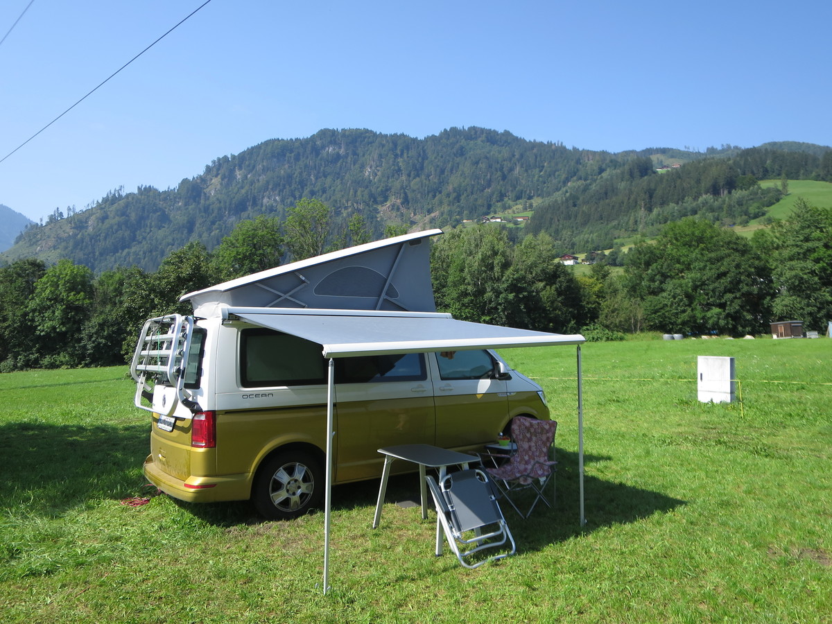 Lepa trava v kampu Wieshof v kraju Sankt Johann in Pongau